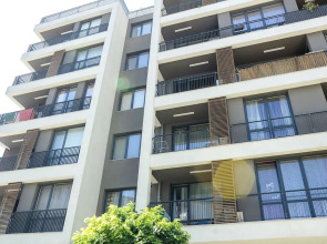 FM Luxury 2-BDR Apartment - Bright & Modern