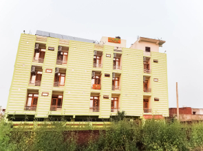 OYO 61469 Kalawati Palace