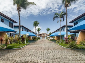 Casa com Piscina a 300m da Praia de Taperapu