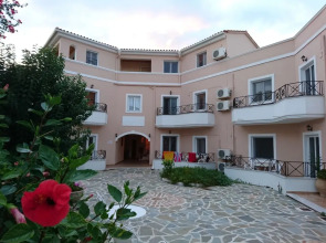 Dora’s Apartments and Studios