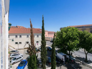 Park View 1 Bedroom Apartment in Alcântara