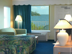 Capt Hiram's Resort
