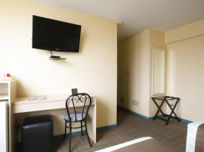 Embajadores Hotel