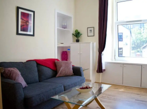 Fantastic 2 Bedroom Holyrood Apartment