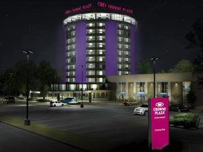 Crowne Plaza Saddle Brook by IHG