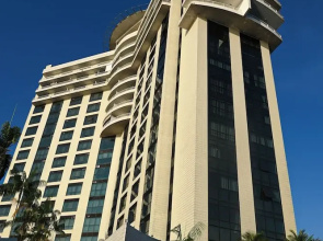 Tropical Executive Suit 1006