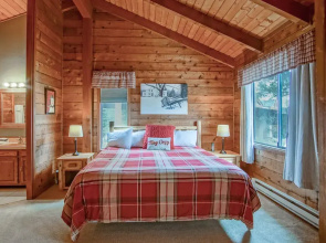 Powder Monkey 4: 2 Bedrooms Plus Sleeping Loft, 2 Full Baths: Slope Side