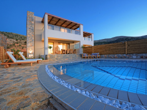 The Noverian Scenic Crete Hilltop Villa Resort & Spa