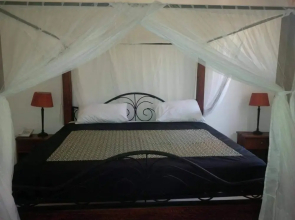 Pontoon Residence & Suites