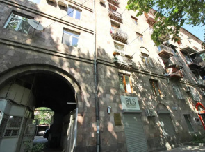 1 Bedroom Apartment near Vernissage