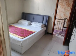Lvliang Aiqinghai Theme Apartment
