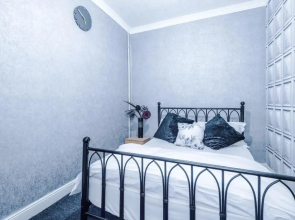 Stunning Three Bed House in Bradford