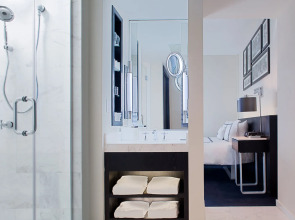 Gale South Beach, Curio Collection by Hilton