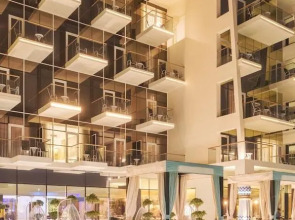 Royal Central Hotel & Resort — the Palm