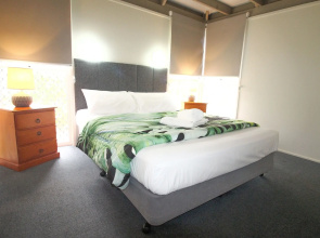 Kellys Beach Resort