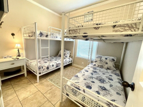 Mermaid Mansion 3 Bedroom Home by Redawning