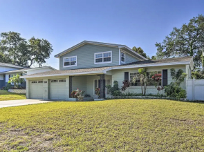 Seminole Home: 1 Mi to Indian Shores Beach!