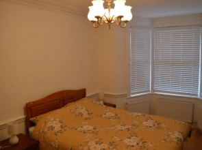 The Crandale Road House