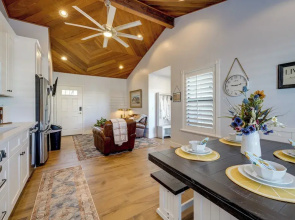 Private Pool & Hot Tub! Relaxing Mesa Apartment