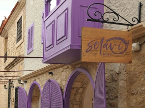 Selavi Hotel