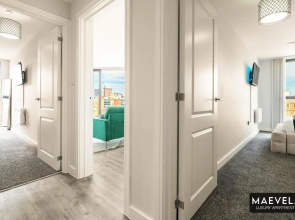 MAEVELA Apartments - Luxury Top Floor Penthouse - With Parking - 2 Bedroom New Build Apartment ✪ City Centre, Digbeth ✓ With Huge Patio Sliding Doors - CITY VIEW - ROOFTOP TERRACE - PS4 & Smart TV's