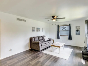 1 Mi to Freer Field: Ashland Home w/ Yard!
