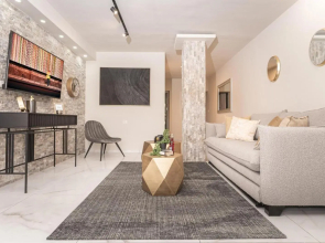 Renovated 2 BR with 2 BTH front Mamilla Mall