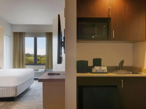 SpringHill Suites by Marriott Newark Liberty International