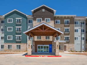 Soka Suites Dallas - Las Colinas