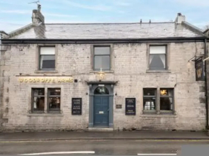 Host Stay Woodroffe Arms Hope Twin Room 2