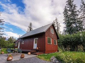 Secluded Seward Home: Patio, 2 Mi to Kenai Fjords!