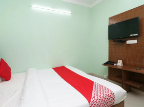 OYO 12062 Paras Guest House