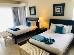 Pool view apartment ideal families 05