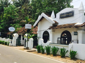 Elphinstone Residency