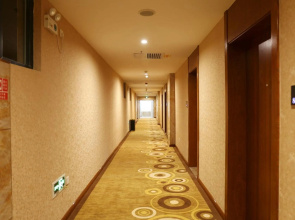 Super 8 Hotel (Hetian tuanjie  square)