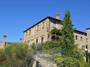 Apartment in Medieval Village, Splendid Panoramic View, Shared Swimming Pool