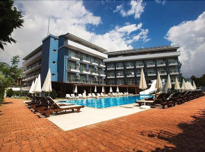 Monna Roza Beach Resort Hotel