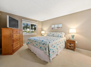 358 Stimson Avenue 2 Bedroom Condo by Redawning