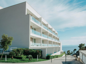 Romana Beach Apartments