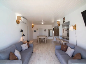 Villa Mary's Beach Cottage