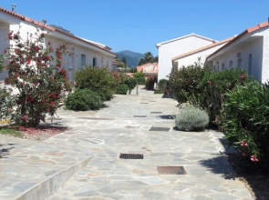 Mini 3 Mediterranean Style Villa, 100 m From the Sea, Heated Pool
