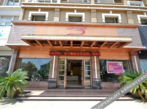 Yulong Hostel