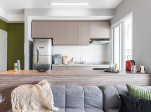Apartamento com varanda e ótima localização | Vila Olímpia