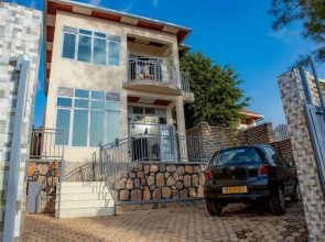 Amazing 3-Bedroom House With Scenic View.