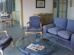 Avenida 5A in Roses With 3 Bedrooms and 2 Bathrooms