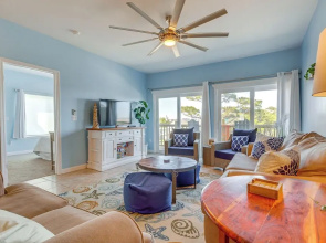 Water View Dauphin Island Condo w/ Boat Slips