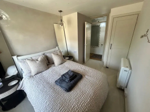 Cosy Chichester Apartment