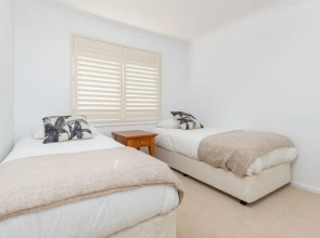 Lakeview Crescent 11