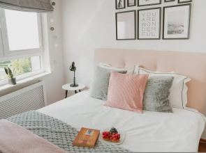 Chic Metro-side Apartment