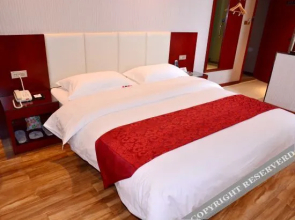 Super 8 Hotel (Shiyan Bailang Road)